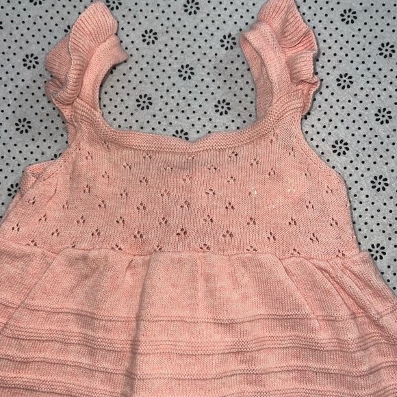 🛍CUTE LITTLE GIRLS OUTFIT SIZE 6-9 MONTHS 🛍 - Picture 2 of 6